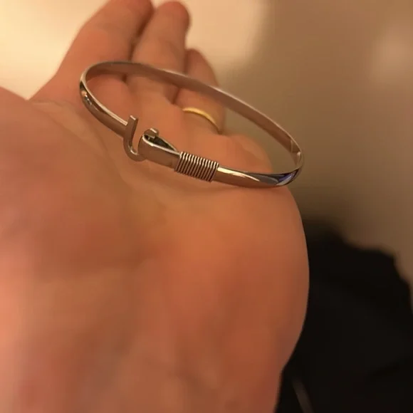 The Hook Bracelet - Picture 3 of 5